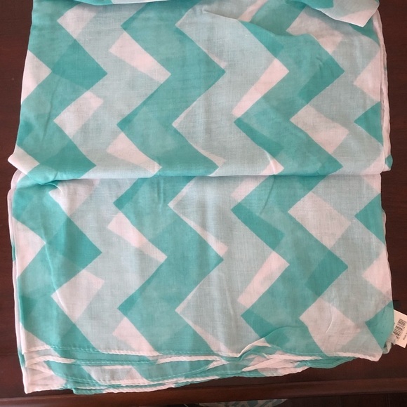 Zig Zag Loop Infinity Scarf - Picture 2 of 2